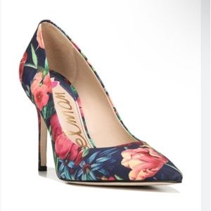 Sam Edelman 6.5 navy , red , blue, yellow floral pump